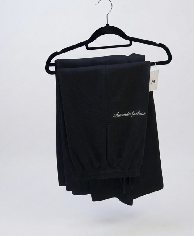 logos Images are for display purposes only. Material: Premium Interlock Fabric. كل منتجاتنا ساده لايوجد عليها اسم البراند الصور عينات لعرض المنتج فقط الخامه انترلك فاخر