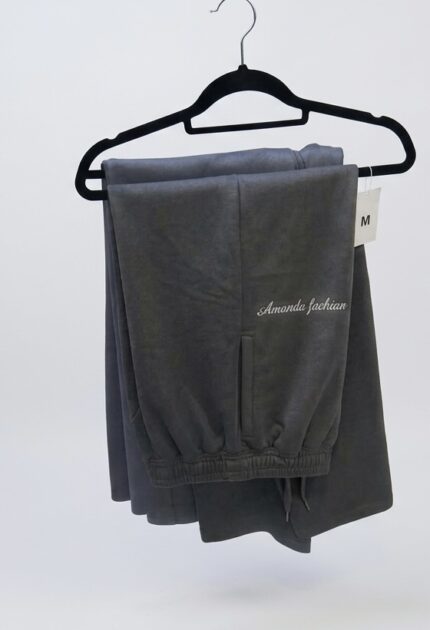 logos Images are for display purposes only. Material: Premium Interlock Fabric. كل منتجاتنا ساده لايوجد عليها اسم البراند الصور عينات لعرض المنتج فقط الخامه انترلك فاخر